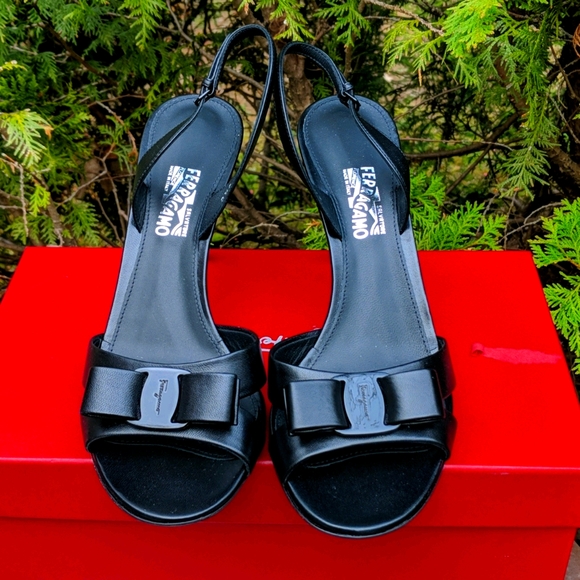 Salvatore Ferragamo LIDA Leather Slingbacks - Picture 3 of 11